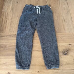 Cozy Heather Gray Women’s Joggers – Canadiana (Size M)